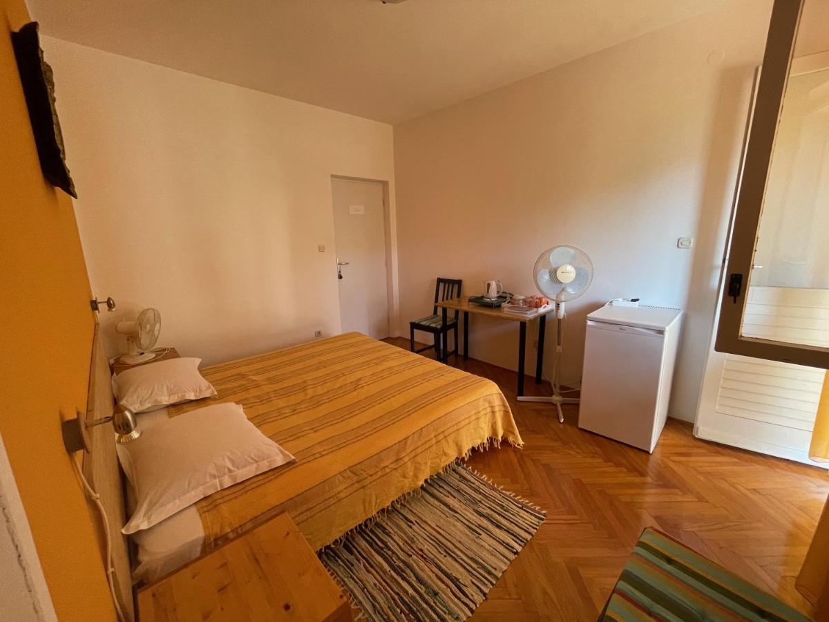 Hvar Guesthouse - Double Bedroom With Private Bathroom Jelsa  Exteriör bild
