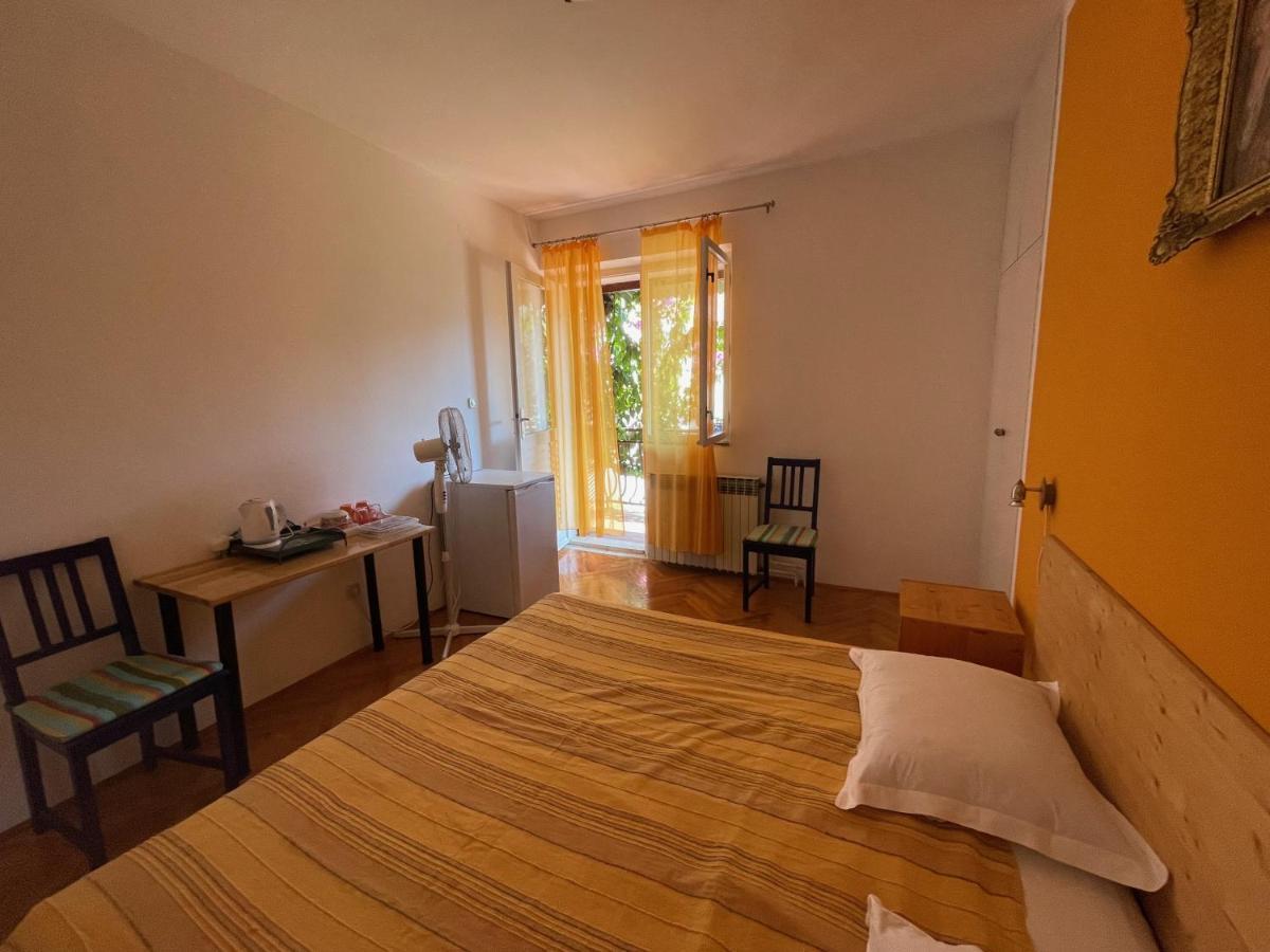 Hvar Guesthouse - Double Bedroom With Private Bathroom Jelsa  Exteriör bild