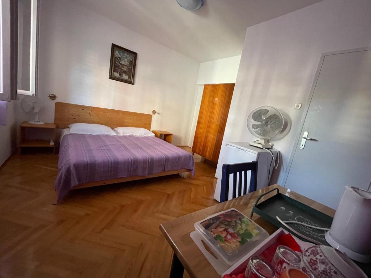 Hvar Guesthouse - Double Bedroom With Private Bathroom Jelsa  Exteriör bild