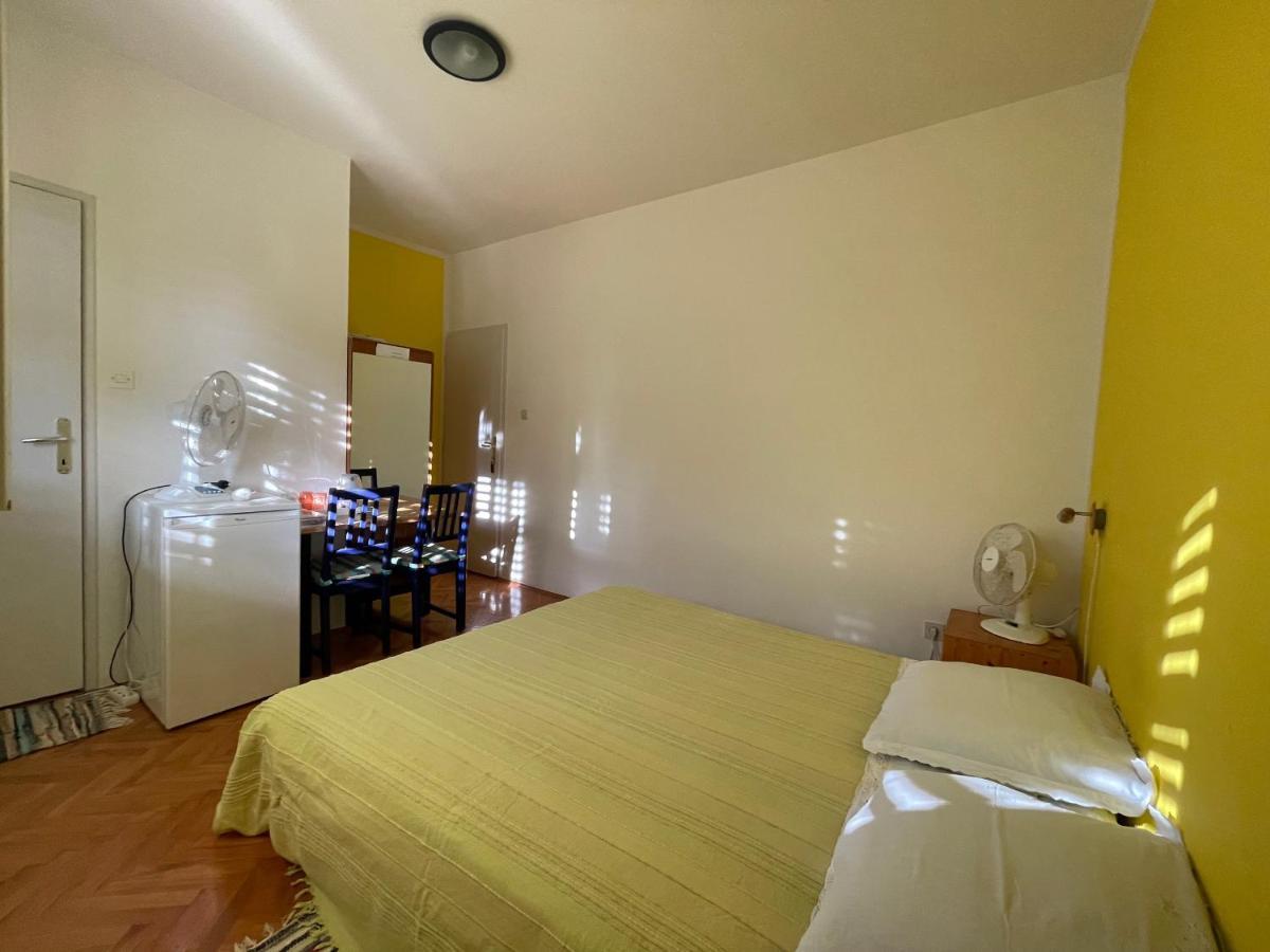 Hvar Guesthouse - Double Bedroom With Private Bathroom Jelsa  Exteriör bild