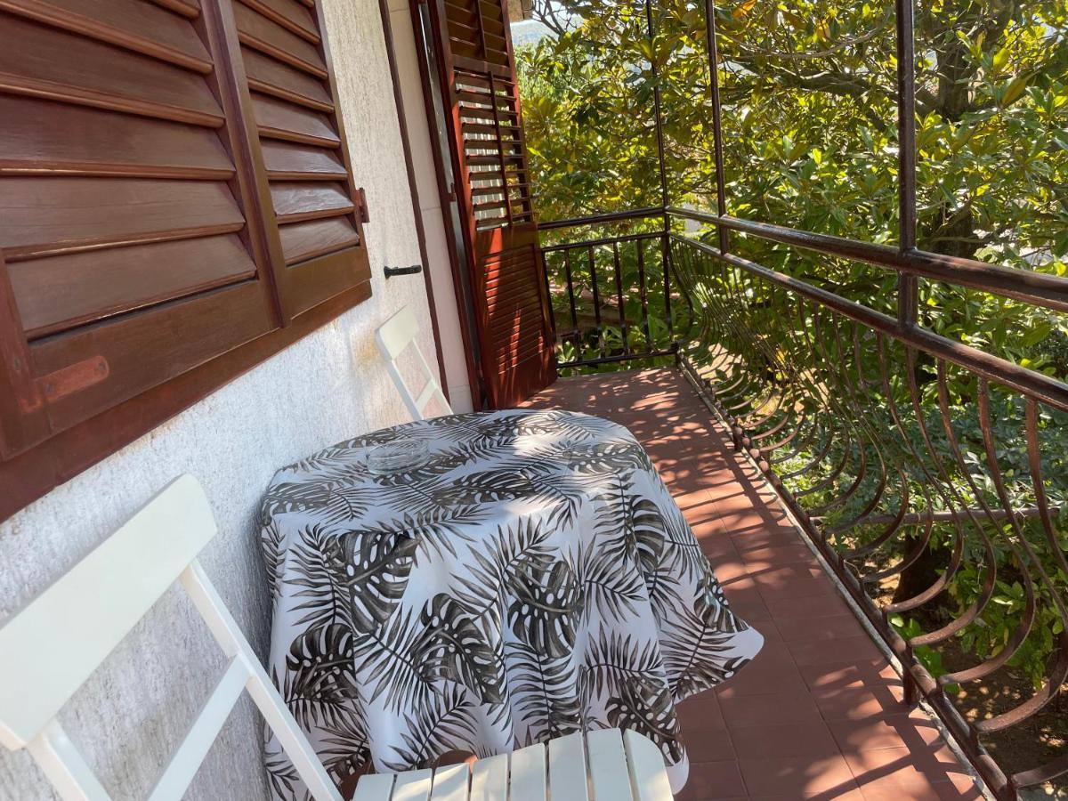 Hvar Guesthouse - Double Bedroom With Private Bathroom Jelsa  Exteriör bild
