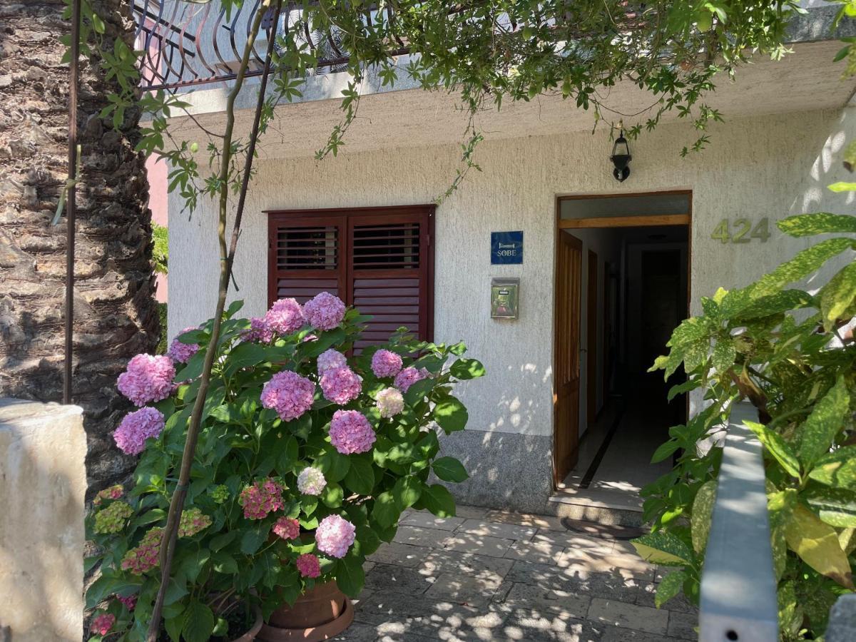 Hvar Guesthouse - Double Bedroom With Private Bathroom Jelsa  Exteriör bild