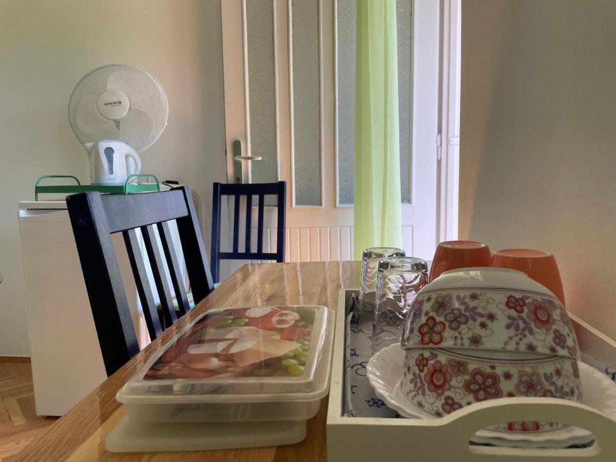 Hvar Guesthouse - Double Bedroom With Private Bathroom Jelsa  Exteriör bild