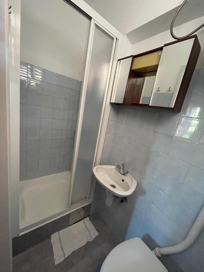 Hvar Guesthouse - Double Bedroom With Private Bathroom Jelsa  Exteriör bild